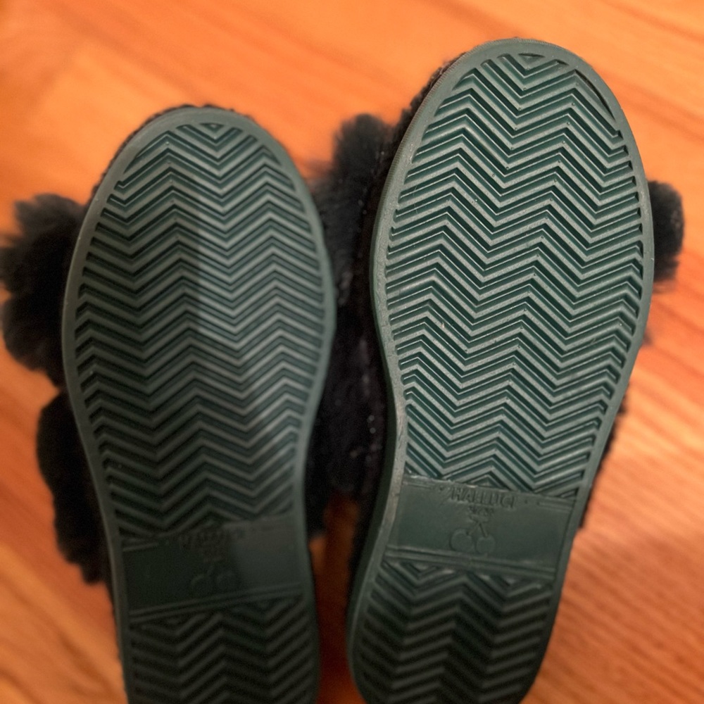 Green Slippers - Picture 3 of 6